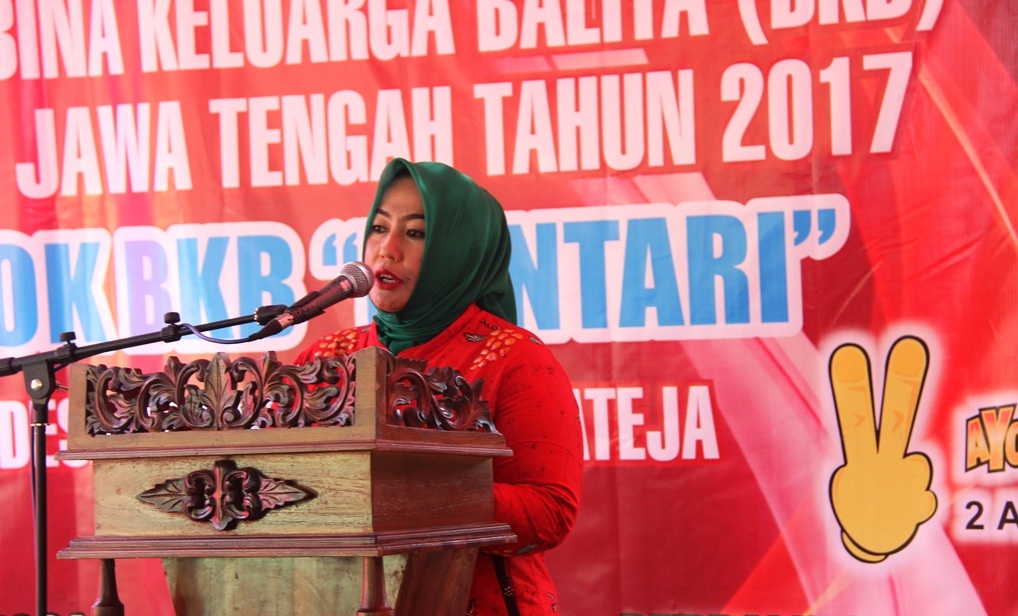 Ny Erny Tasdi, Terbaik I Pengelola Bina Keluarga Balita Tingkat Jateng