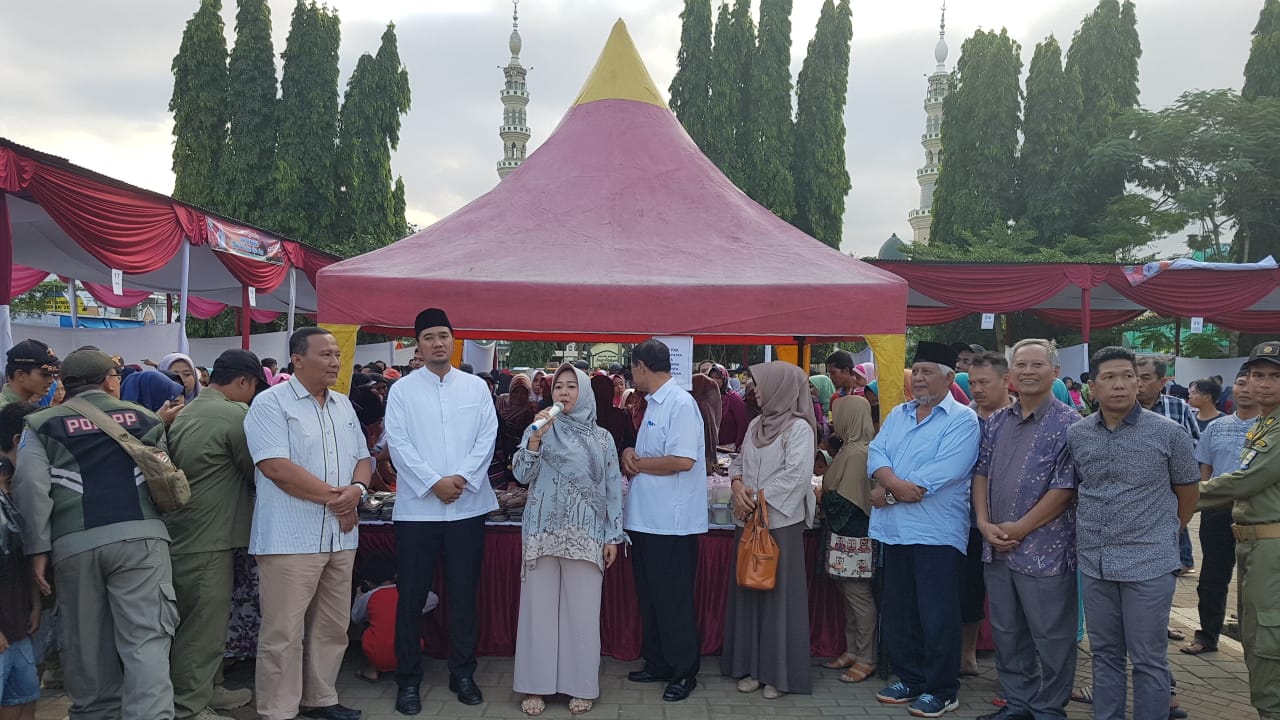 ASN Berbagi : Puluhan Ribu Paket Takjil dan Pakaian Bagus Pakai Dibagi Gratis