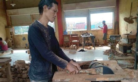 Walaupun Pandemi UMKM Batok Kelapa Masih Eksis