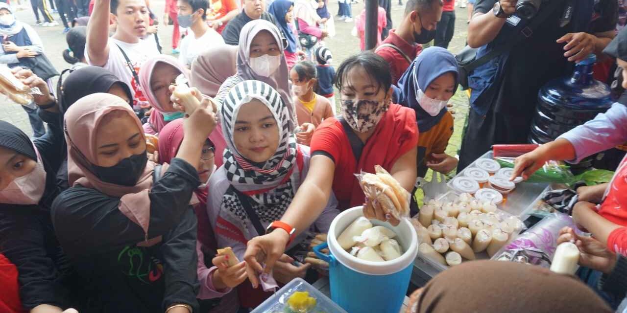 5000 Jajanan Pasar ‘Serbu’ Ludes Diborong Warga