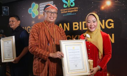 Bupati Purbalingga Terima Penghargaan Bidang Kesehatan Lingkungan