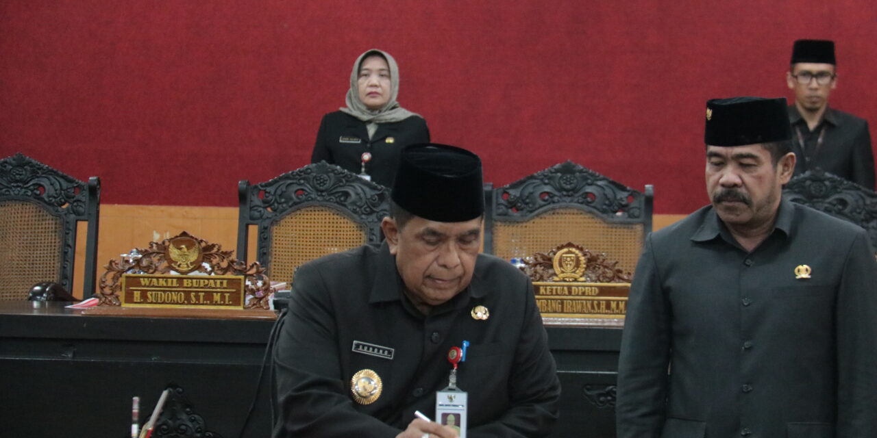 PEMERINTAH DAERAH DAN DPRD KABUPATEN PURBALINGGA TETAPKAN 6 RAPERDA MENJADI PERDA