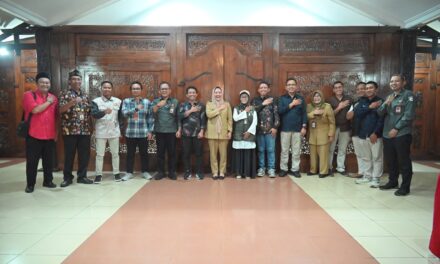 Bupati Tiwi Ajak Masyarakat Kawal Proses Pencoklitan Pilkada 2024