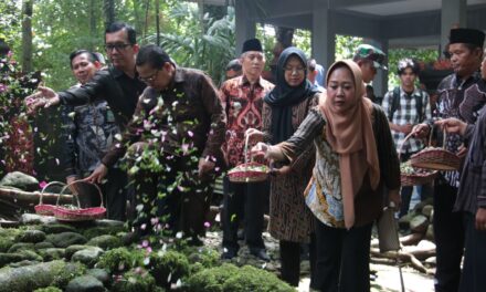 Peringati Hari Jadi ke-194, Bupati Ziarah ke Makam Para Pendiri Purbalingga
