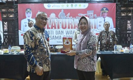 Bupati Tiwi Tekankan Inovasi dan Terobosan Antisipasi Tantangan Ekonomi Global