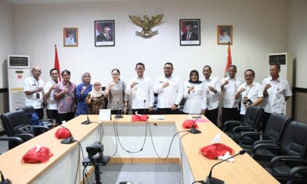 Dapat Kunjungan Komnas HAM, Bupati Fahmi Siap Support Novi Vokalis Sukatani