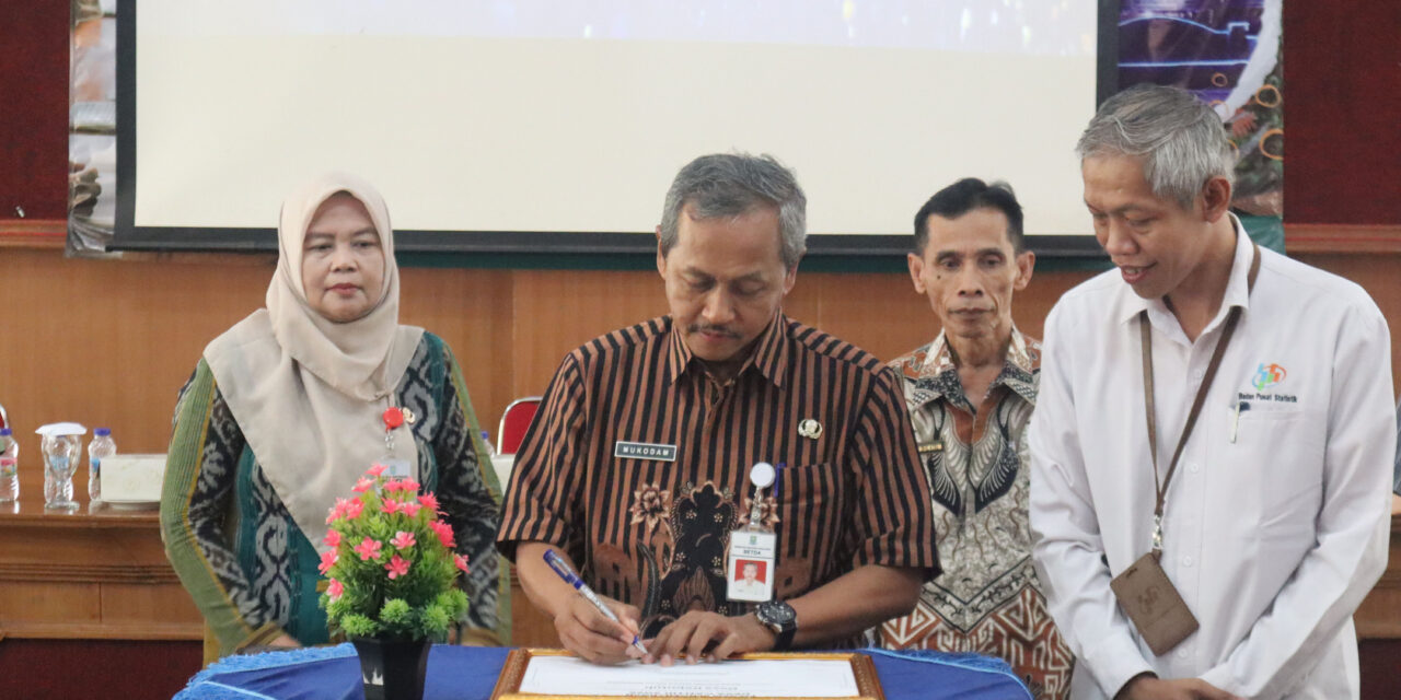 BPS Purbalingga Gelar Bimtek Statistik Sektoral Sekaligus Canangkan Desa Kebutuh Sebagai Desa Cantik 2025