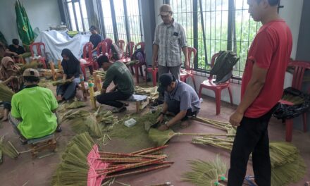 Tingkatkan Potensi Unggulan Purbalingga, Dinperindag Fasilitasi Pelatihan IKM Sapu Glagah