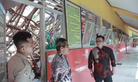 Atap Bangunan Kelas SDN 1 Candiwulan Roboh, Ketua DPRD Kabupaten Purbalingga Harap Segera Tertangani