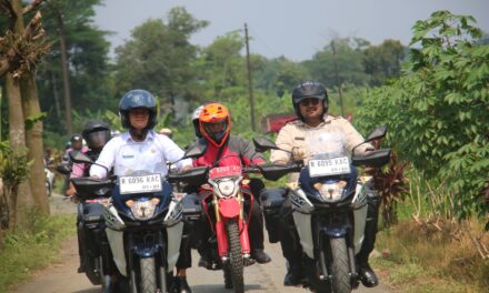 Bupati Purbalingga Blusukan Naik Motor, Pastikan Penanganan Infrastruktur Rusak dan Masalah Sampah