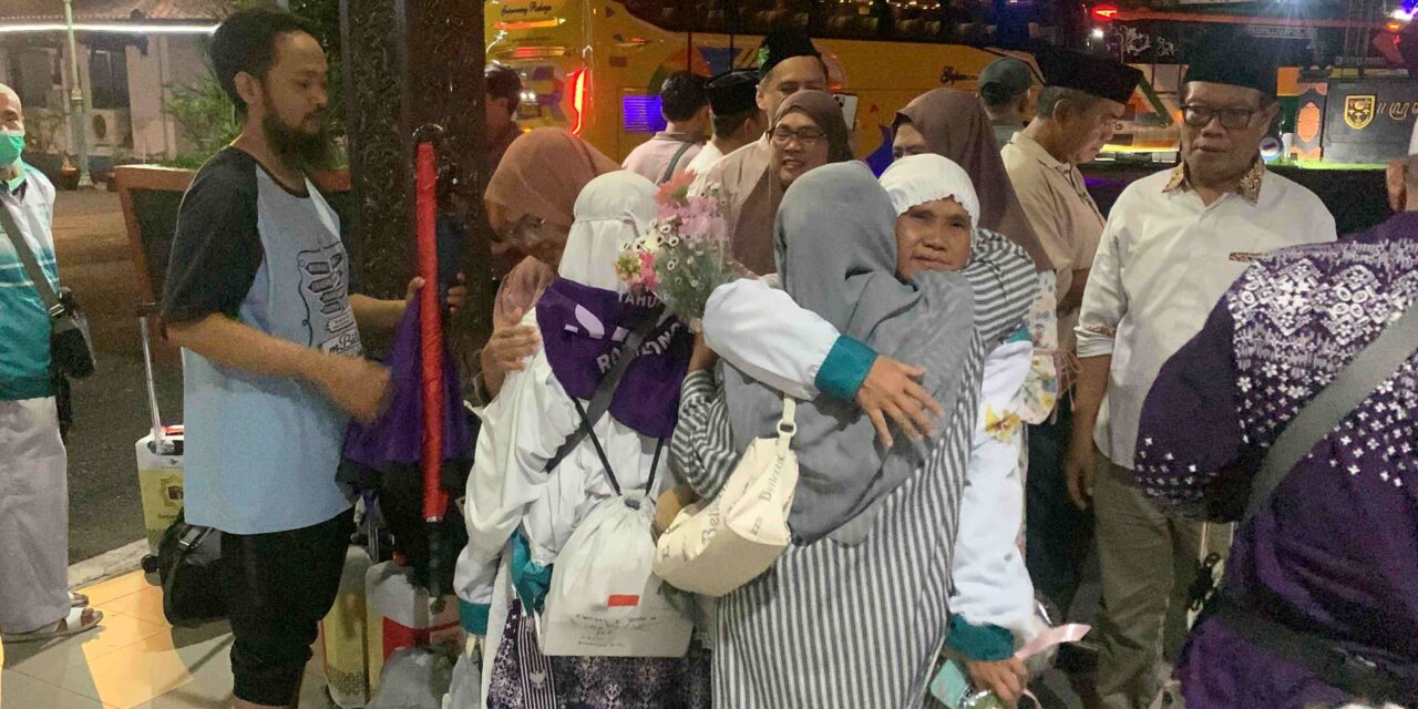 Kepulangan Jemaah Haji Purbalingga Disambut Suka Cita Keluarga