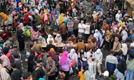 Purbalingga Catat Rekor MURI, 8.888 Porsi Nasi 3G Disantap Bersama di Festival Gunung Slamet