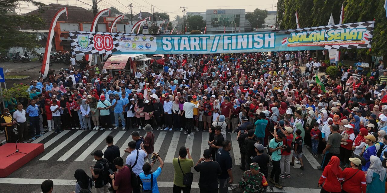 Ribuan Warga Ikuti Jalan Sehat HUT ke-80 RI di Purbalingga