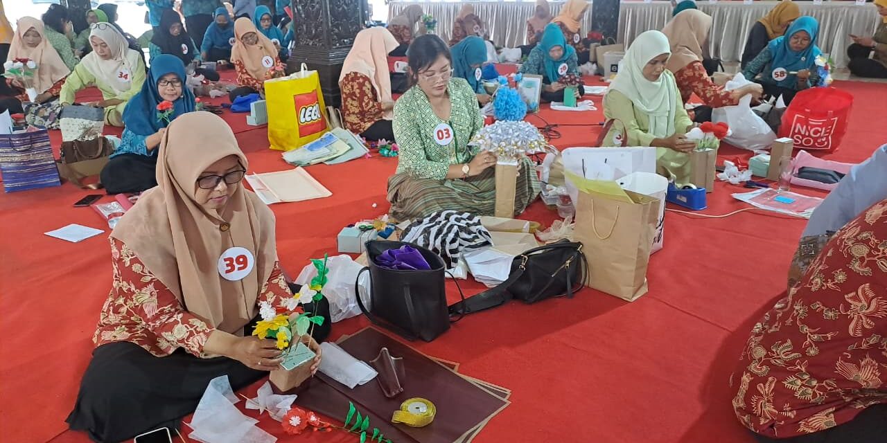 Warna-warni Buket Bunga Hiasi Pendopo Dipokusumo di HUT RI