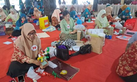 Warna-warni Buket Bunga Hiasi Pendopo Dipokusumo di HUT RI