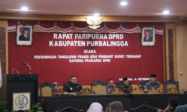 Fraksi DPRD Serahkan Tanggapan atas Pendapat Bupati terhadap 4 Raperda Prakarsa