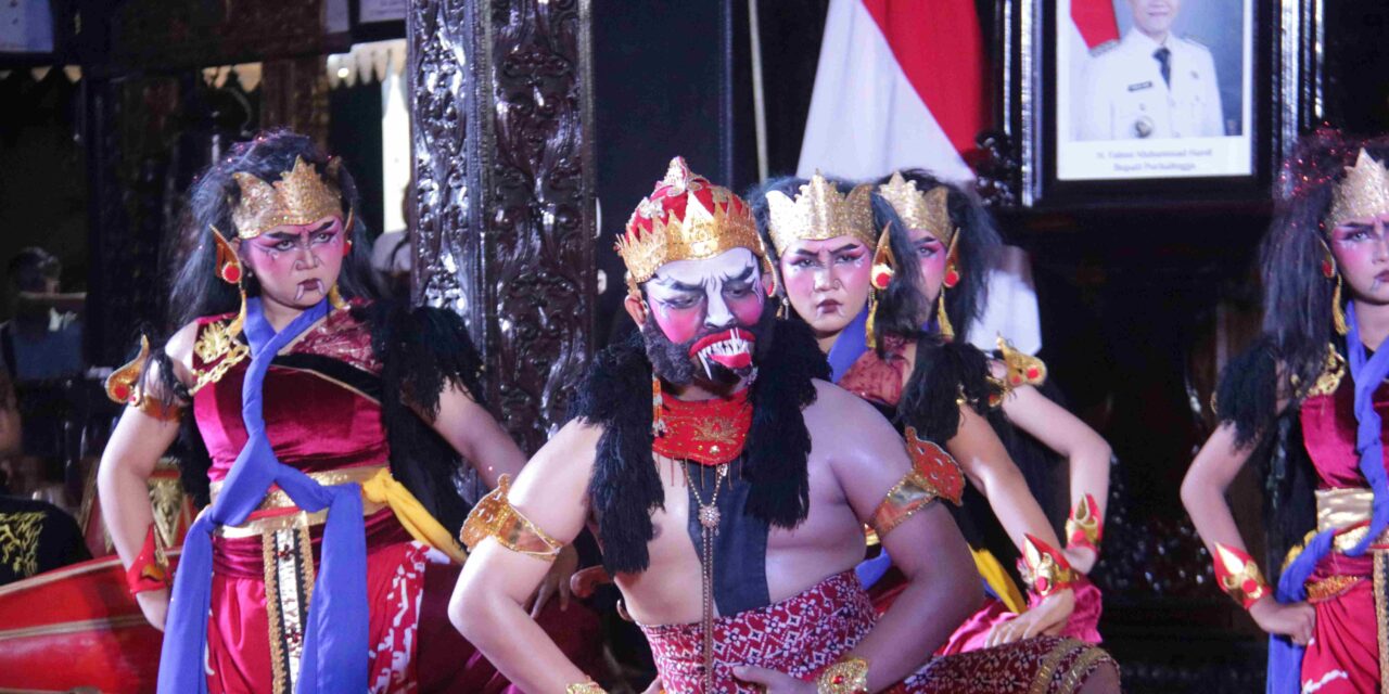 Gugah Kesadaran Akan Seni Budaya, Pemkab Purbalingga Gelar Wayang Wong di Pendopo