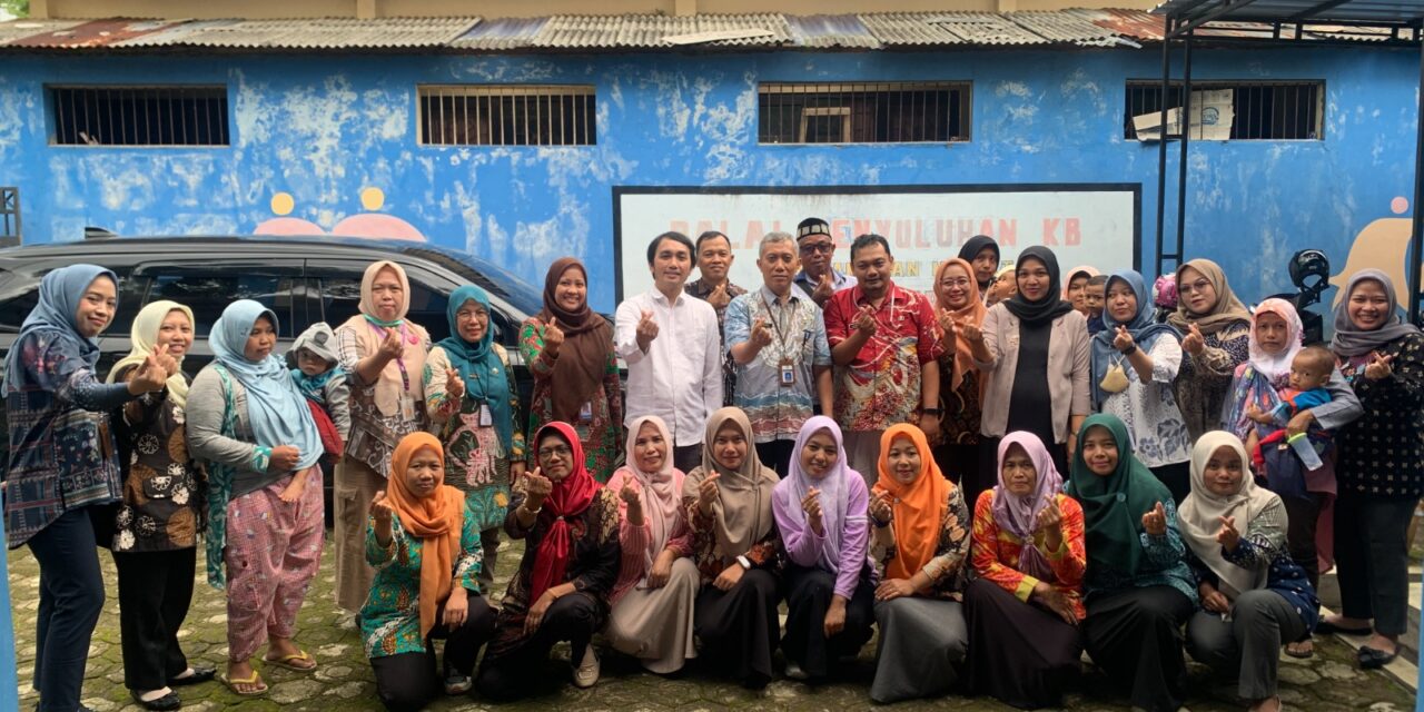 KemendukbanggaBKKBN Lakukan Monev Quick Win GENTING di Kecamatan Mrebet