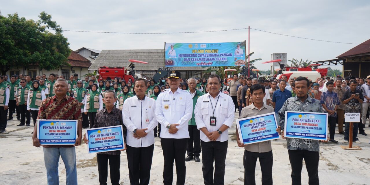 Bupati Fahmi Serahkan Traktor dan Alsintan, Dorong Pertanian Modern di Purbalingga