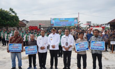 Bupati Fahmi Serahkan Traktor dan Alsintan, Dorong Pertanian Modern di Purbalingga