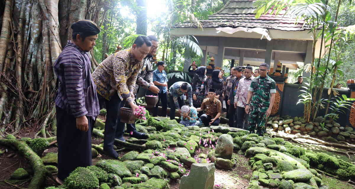 Peringati Hari Jadi ke-195, Bupati Purbalingga Ziarah ke Makam Leluhur Pendiri Daerah