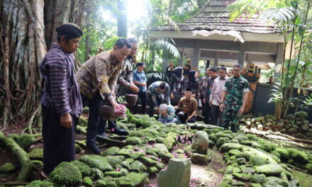 Peringati Hari Jadi ke-195, Bupati Purbalingga Ziarah ke Makam Leluhur Pendiri Daerah